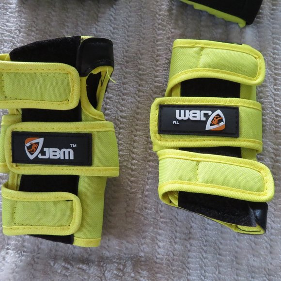 JBM knee pads and wrist guards New in Package for kids size Small - Picture 4 of 4